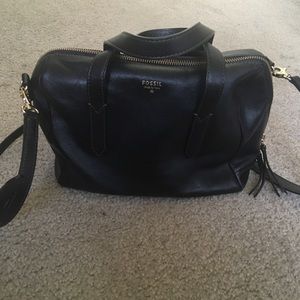 fossil sydney satchel in black!